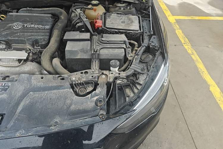 Used Buick Regal 2019 20T Elite Version China VI Standard Engine Bay Left