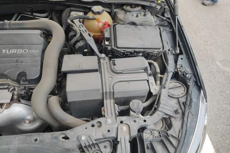 Used Buick Regal 2019 20T Elite Version China VI Standard Engine Bay Left