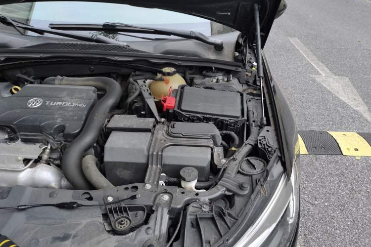 Used Buick Regal 2019 20T Elite Version China VI Standard Engine Bay Left