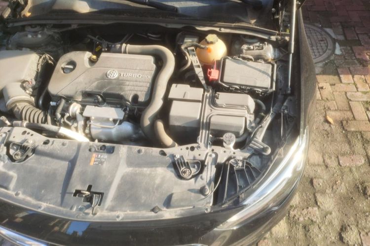 Used Buick Regal 2019 20T Luxury Model China V Standard Engine Bay Left