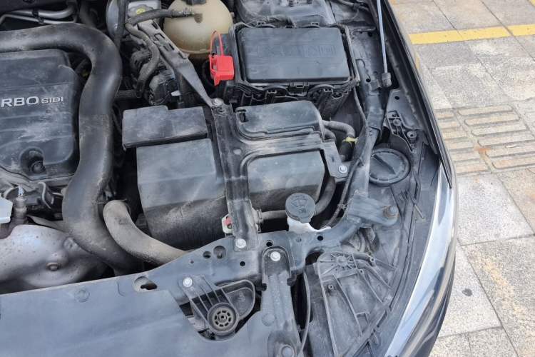 Used Buick Regal 2019 20T Elite Version China VI Standard Engine Bay Left