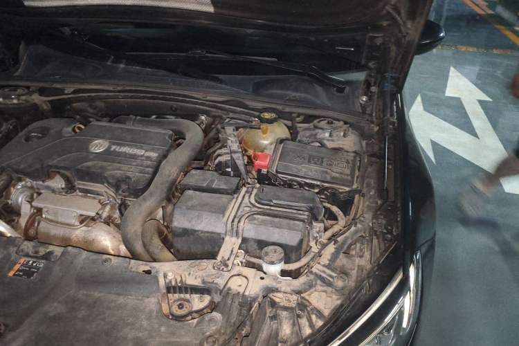 Used Buick Regal 2019 Revised 20T Luxury Version China VI Standard Engine Bay Left