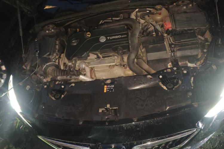 Used Buick Regal 2019 20T Elite Version China VI Standard Engine Bay