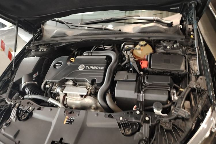 Used Buick Regal 2019 20T Luxury Model China VI Standard Engine Bay