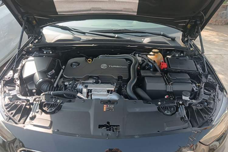 Used Buick Regal 2019 20T Elite Version China VI Standard Engine Bay