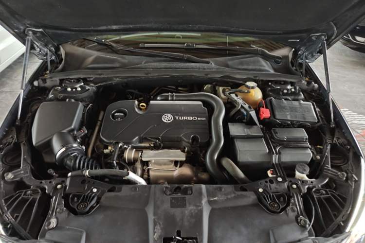 Used Buick Regal 2019 20T Elite Version China VI Standard Engine Bay