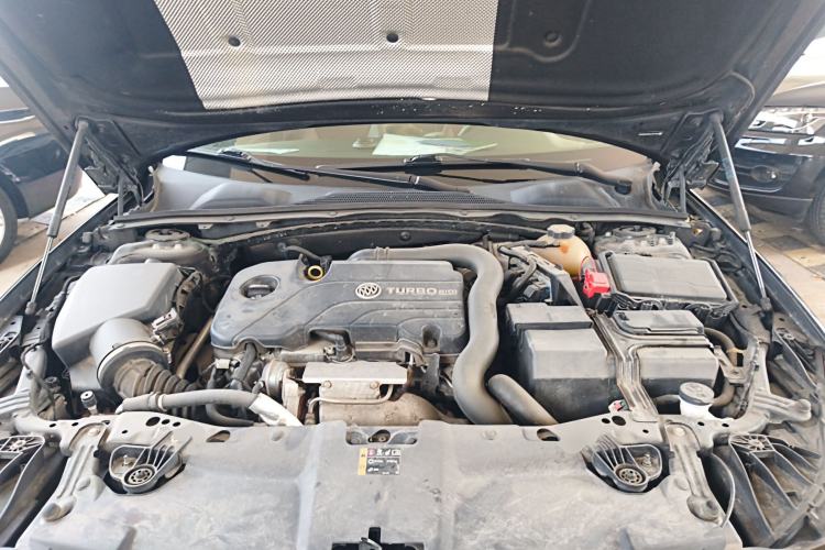 Used Buick Regal 2019 Revised 20T Luxury Version China VI Standard Engine Bay