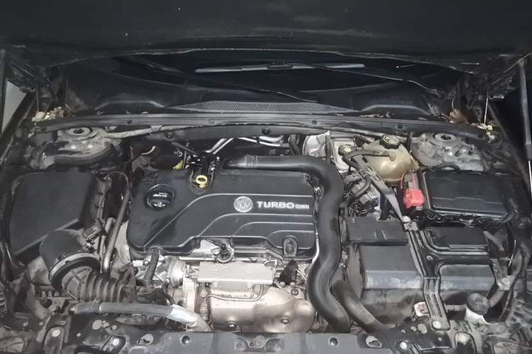Used Buick Regal 2019 20T Elite Version China VI Standard Engine Bay