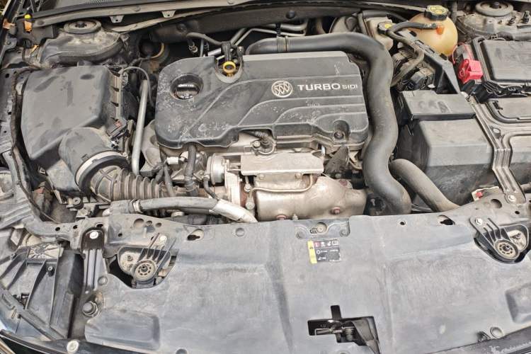 Used Buick Regal 2019 20T Elite Version China VI Standard Engine Bay