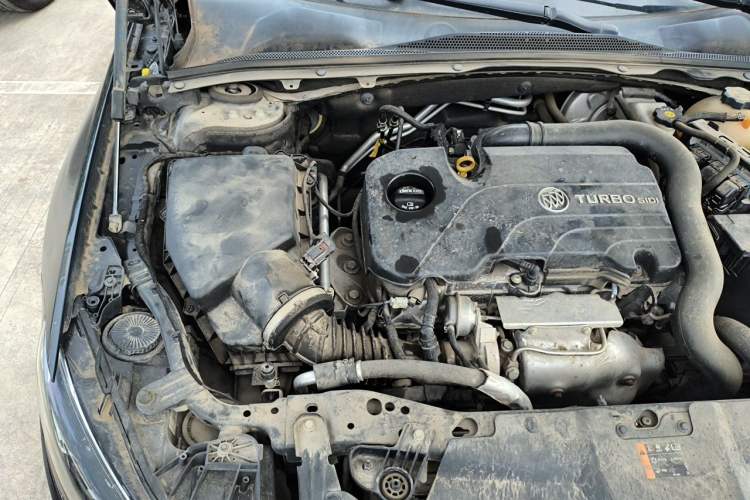 Used Buick Regal 2019 20T Elite Version China VI Standard Engine Bay Right