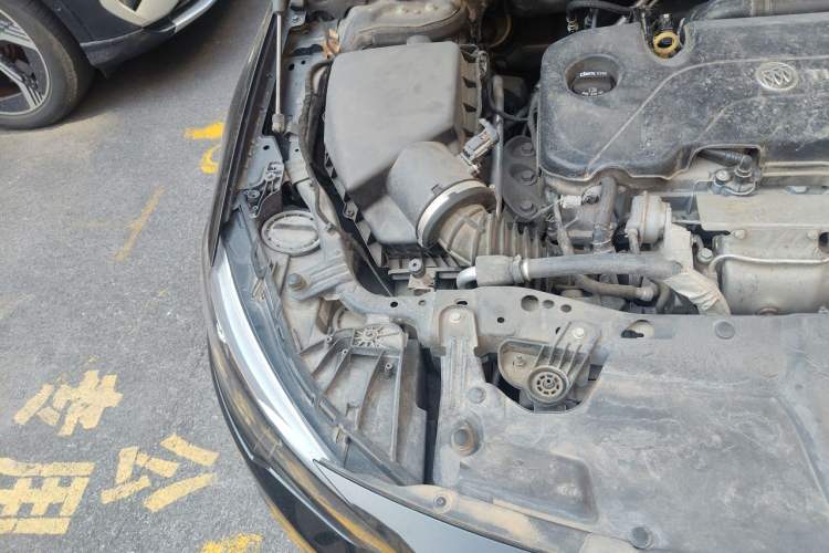 Used Buick Regal 2019 20T Elite Version China VI Standard Engine Bay Right