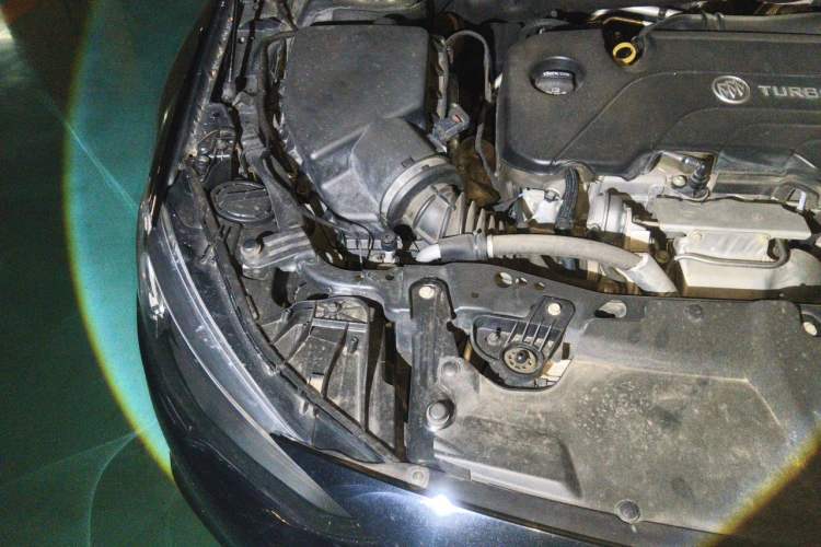 Used Buick Regal 2019 20T Elite Version China VI Standard Engine Bay Right