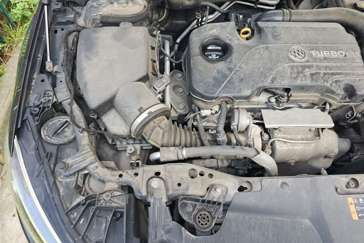 Used Buick Regal 2019 20T Elite Version China VI Standard Engine Bay Right