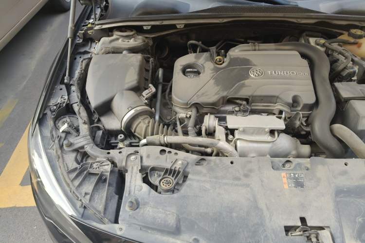 Used Buick Regal 2019 20T Elite Version China VI Standard Engine Bay Right