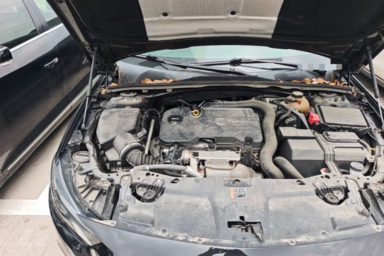 Used Buick Regal 2019 20T Elite Version China VI Standard Engine Bay Right