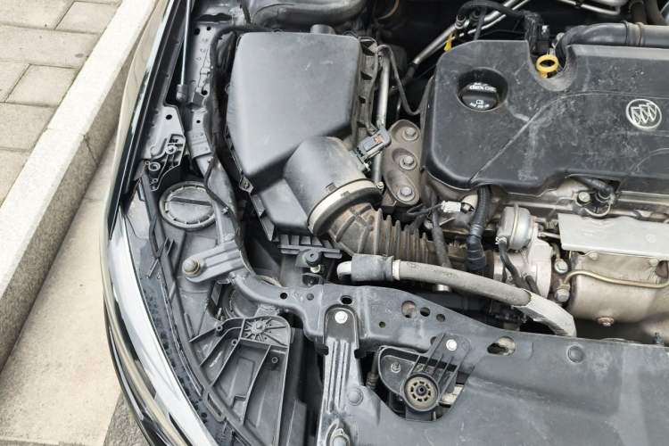 Used Buick Regal 2019 20T Elite Version China VI Standard Engine Bay Right