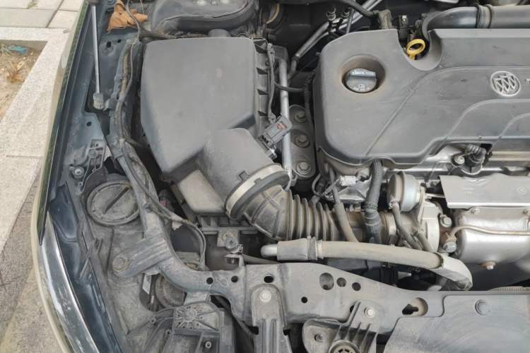 Used Buick Regal 2019 20T Elite Version China VI Standard Engine Bay Right