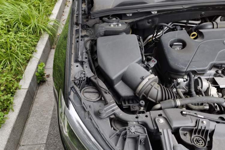 Used Buick Regal 2019 20T Elite Version China VI Standard Engine Bay Right