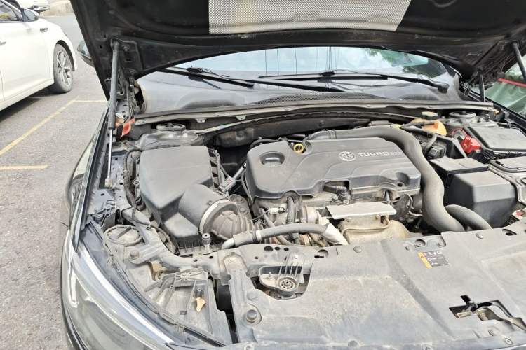 Used Buick Regal 2019 20T Elite Version China VI Standard Engine Bay Right