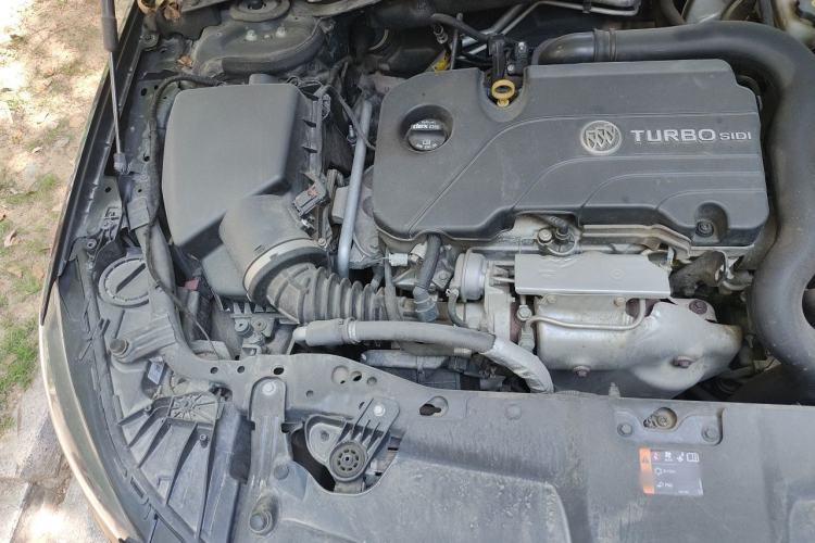 Used Buick Regal 2019 20T Elite Version China VI Standard Engine Bay Right