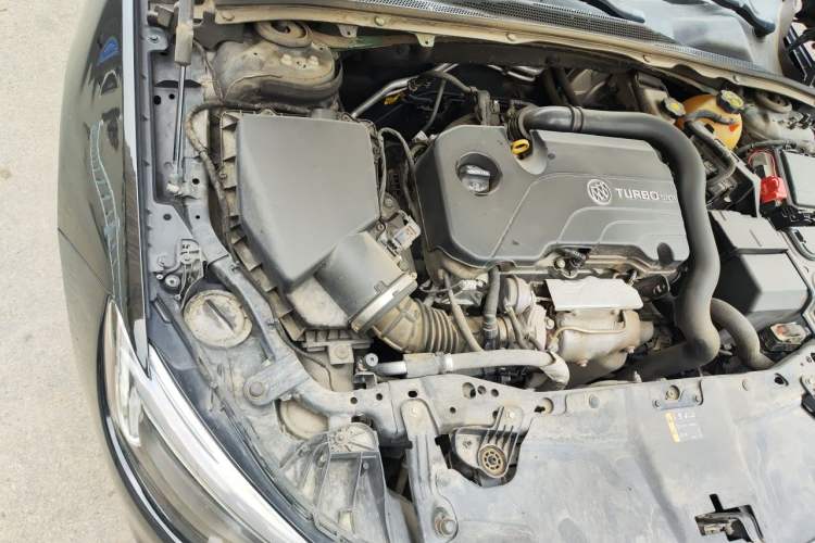 Used Buick Regal 2019 20T Elite Version China VI Standard Engine Bay Right