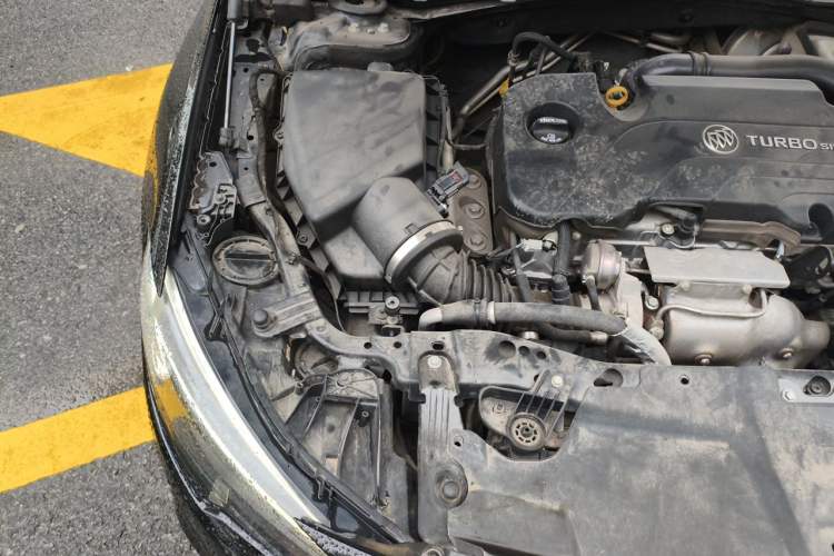Used Buick Regal 2019 20T Elite Version China VI Standard Engine Bay Right