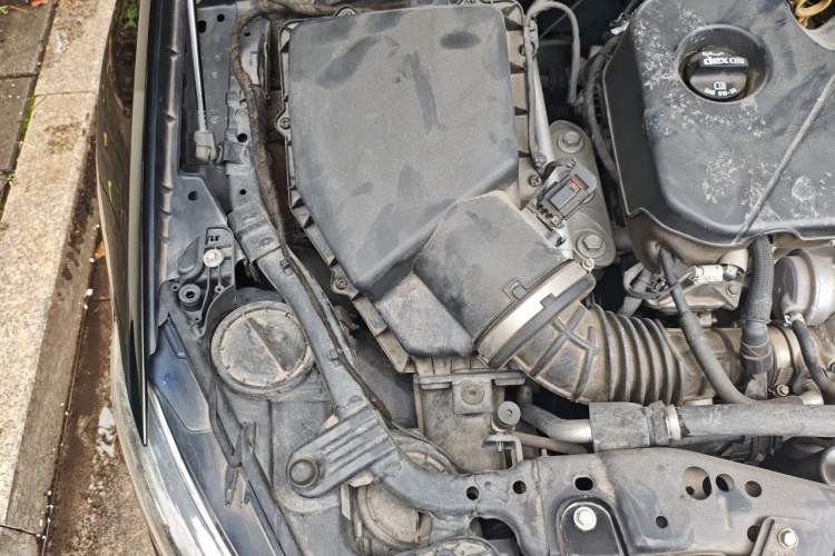 Used Buick Regal 2019 20T Elite Version China VI Standard Engine Bay Right