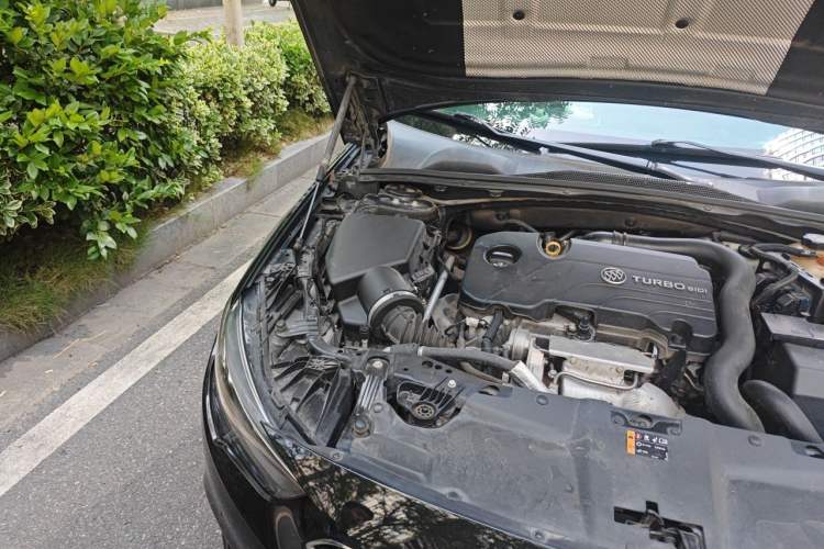 Used Buick Regal 2019 Revised 20T Luxury Version China VI Standard Engine Bay Right