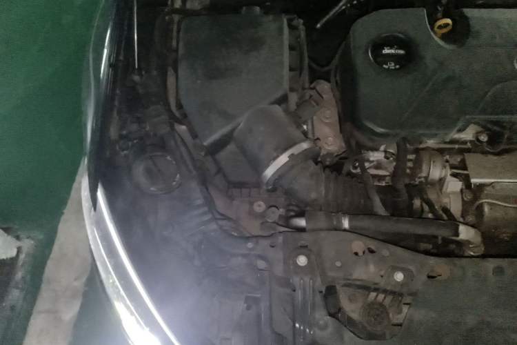 Used Buick Regal 2019 20T Elite Version China VI Standard Engine Bay Right