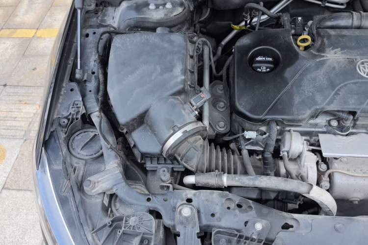 Used Buick Regal 2019 20T Elite Version China VI Standard Engine Bay Right