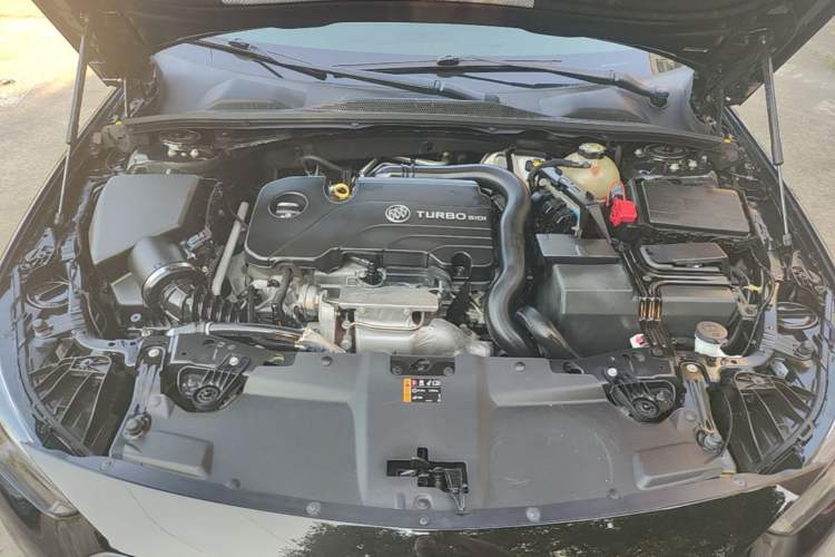 Used Buick Regal 2019 20T Elite Version China VI Standard Engine Bay