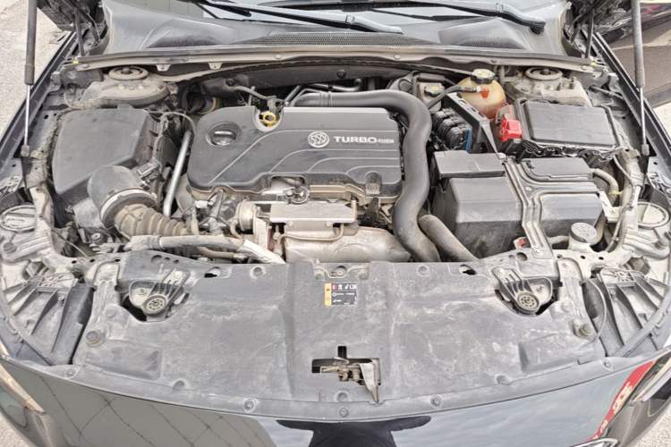 Used Buick Regal 2019 20T Elite Version China V Standard Engine Bay