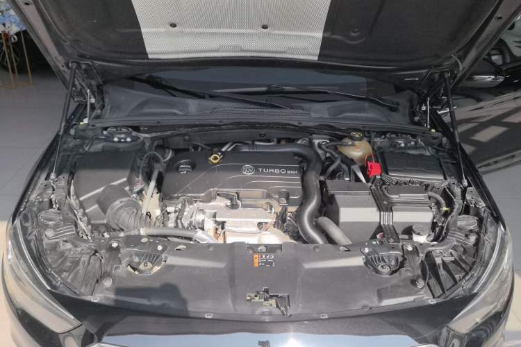 Used Buick Regal 2019 20T Elite Version China VI Standard Engine Bay