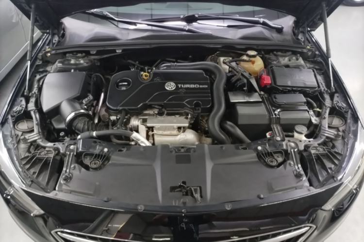 Used Buick Regal 2019 20T Elite Version China VI Standard Engine Bay