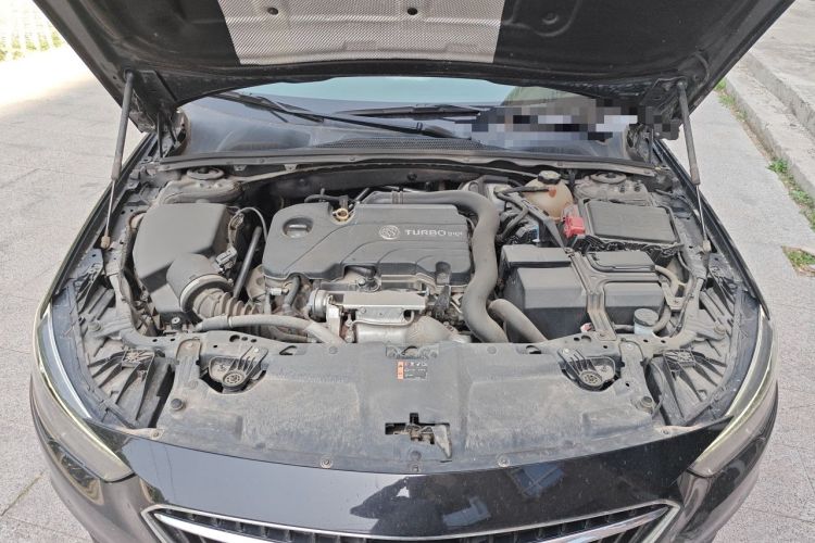 Used Buick Regal 2019 Revised 20T Luxury Version China VI Standard Engine Bay
