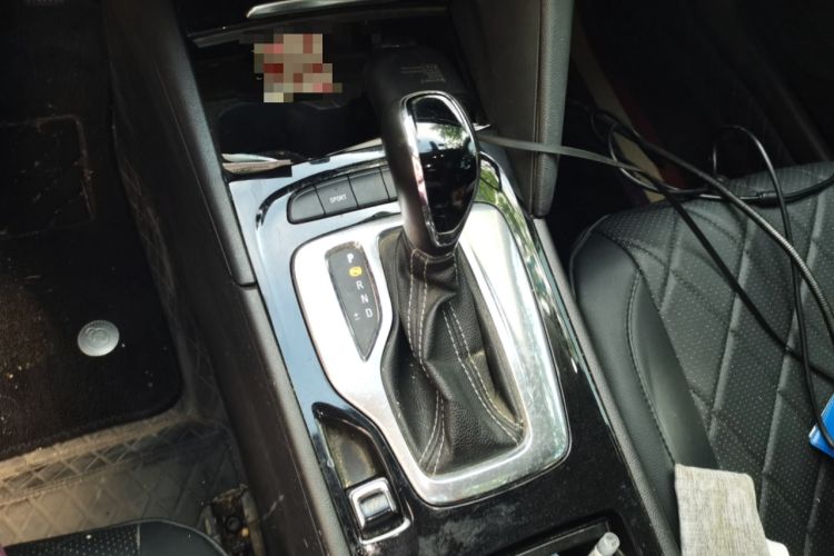 Used Buick Regal 2019 20T Elite Version China VI Standard Gear Lever