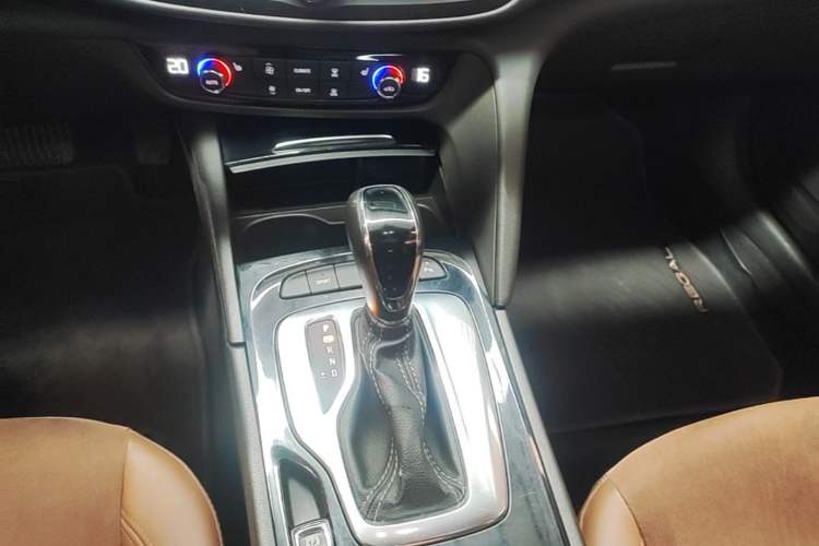 Used Buick Regal 2019 20T Elite Version China V Standard Gear Lever