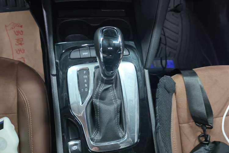 Used Buick Regal 2019 20T Luxury Model China V Standard Gear Lever