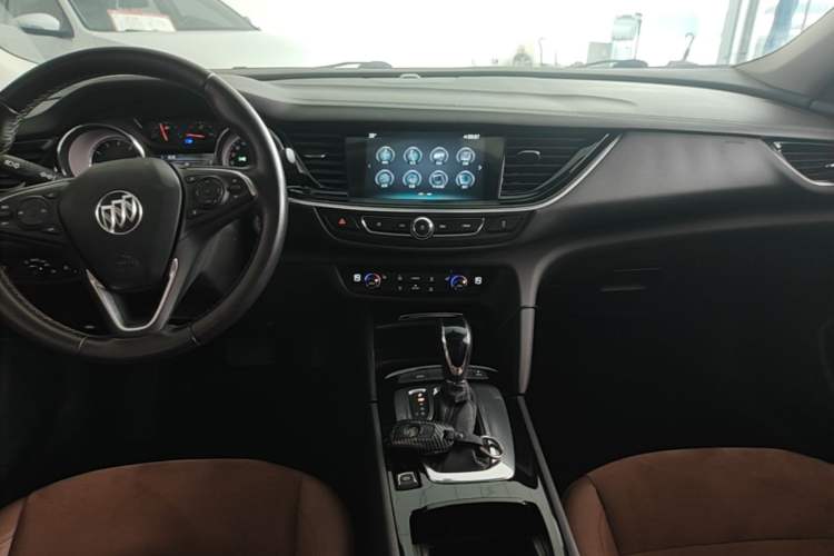 Used Buick Regal 2019 20T Elite Version China VI Standard Gear Lever