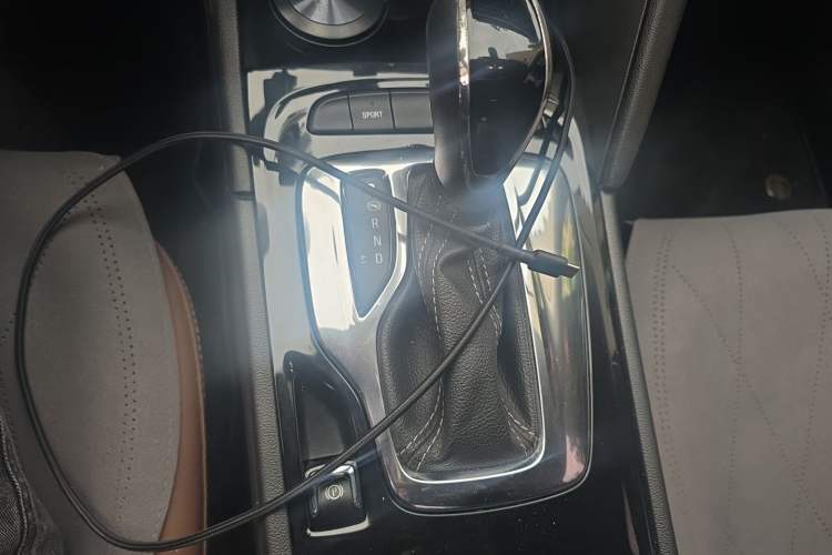 Used Buick Regal 2019 20T Elite Version China V Standard Gear Lever
