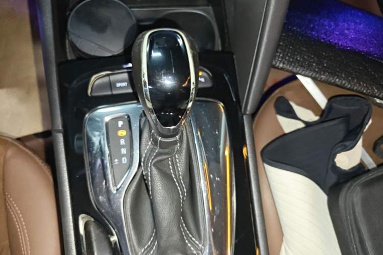 Used Buick Regal 2019 20T Elite Version China V Standard Gear Lever