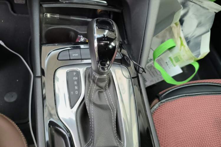 Used Buick Regal 2019 20T Elite Version China V Standard Gear Lever
