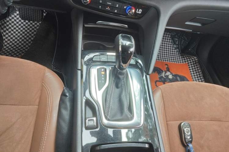 Used Buick Regal 2019 20T Elite Version China V Standard Gear Lever