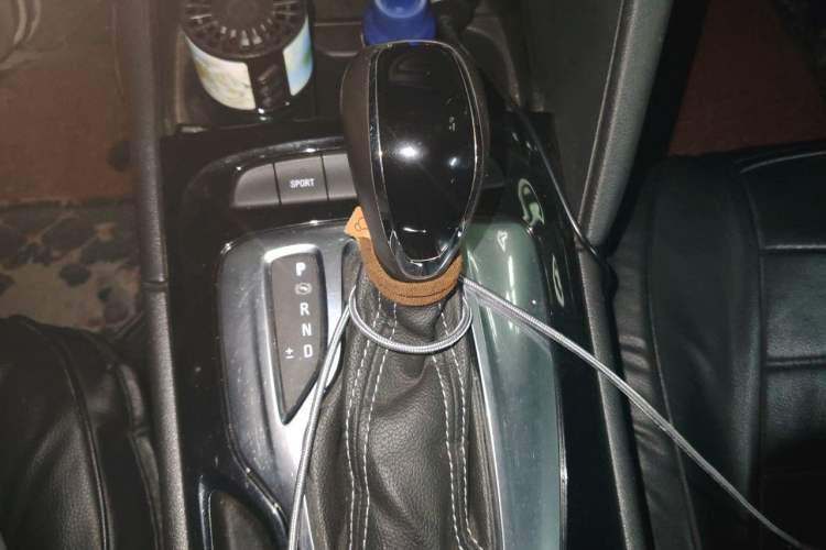 Used Buick Regal 2019 20T Elite Version China VI Standard Gear Lever