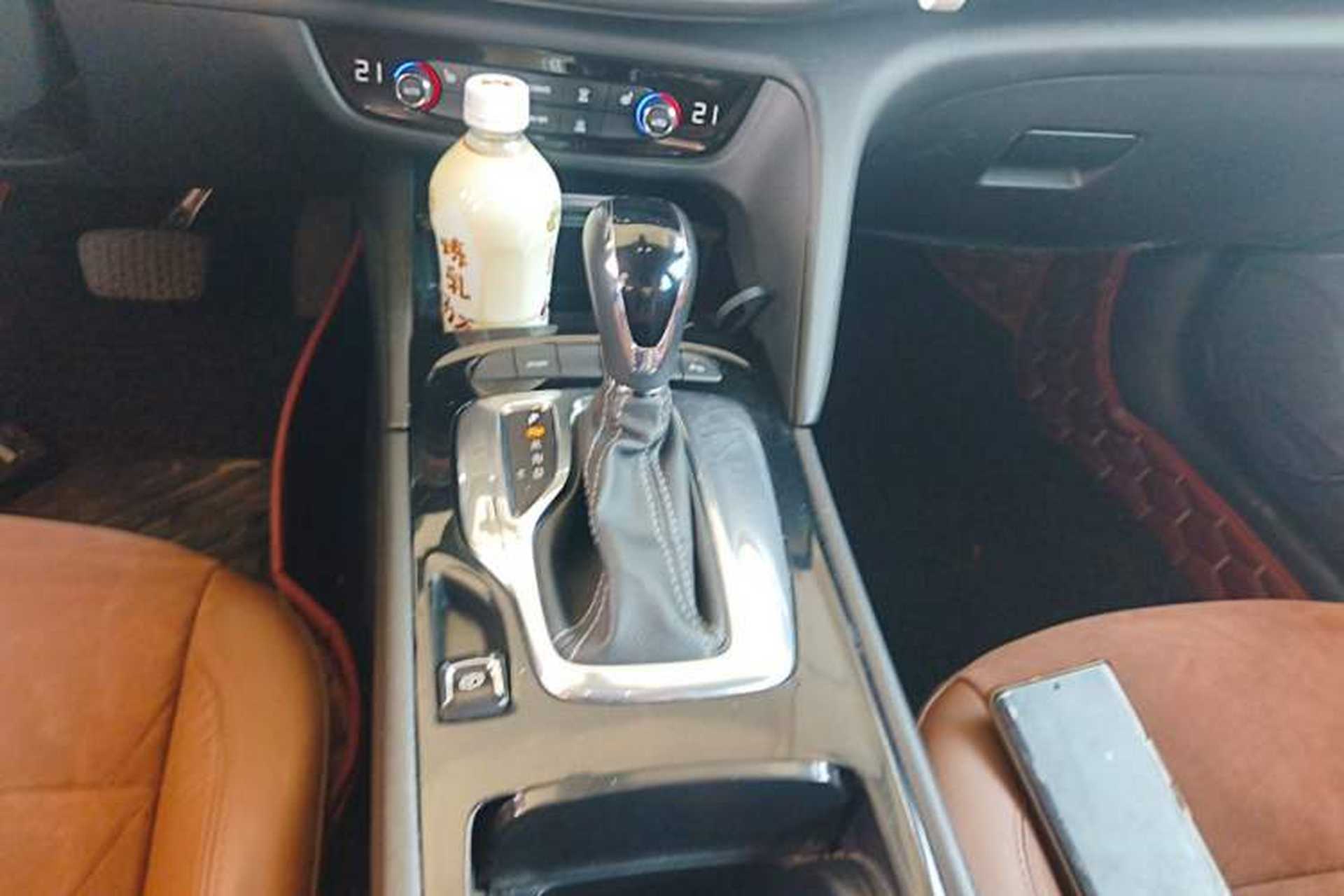 Used Buick Regal 2019 Revised 20T Luxury Version China VI Standard Gear Lever