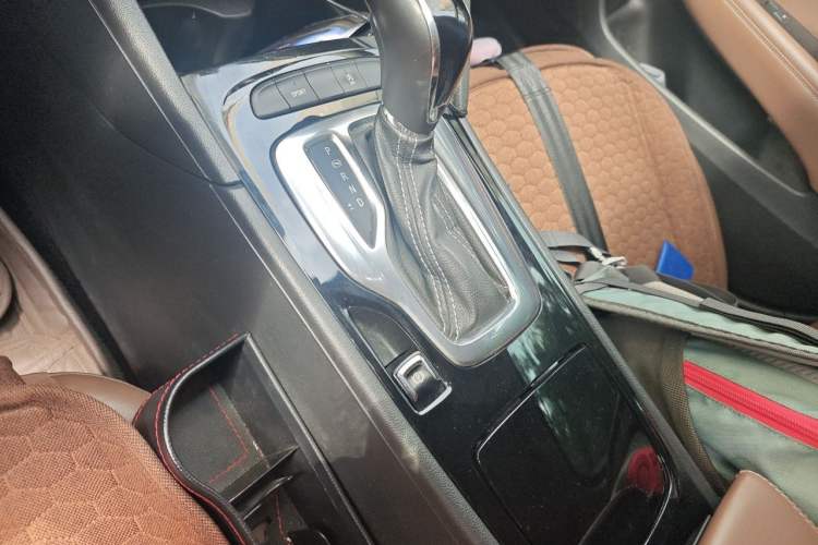 Used Buick Regal 2019 20T Elite Version China VI Standard Gear Lever