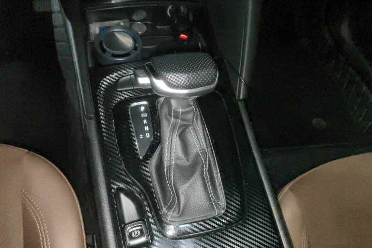 Used Buick Regal 2019 20T Elite Version China VI Standard Gear Lever