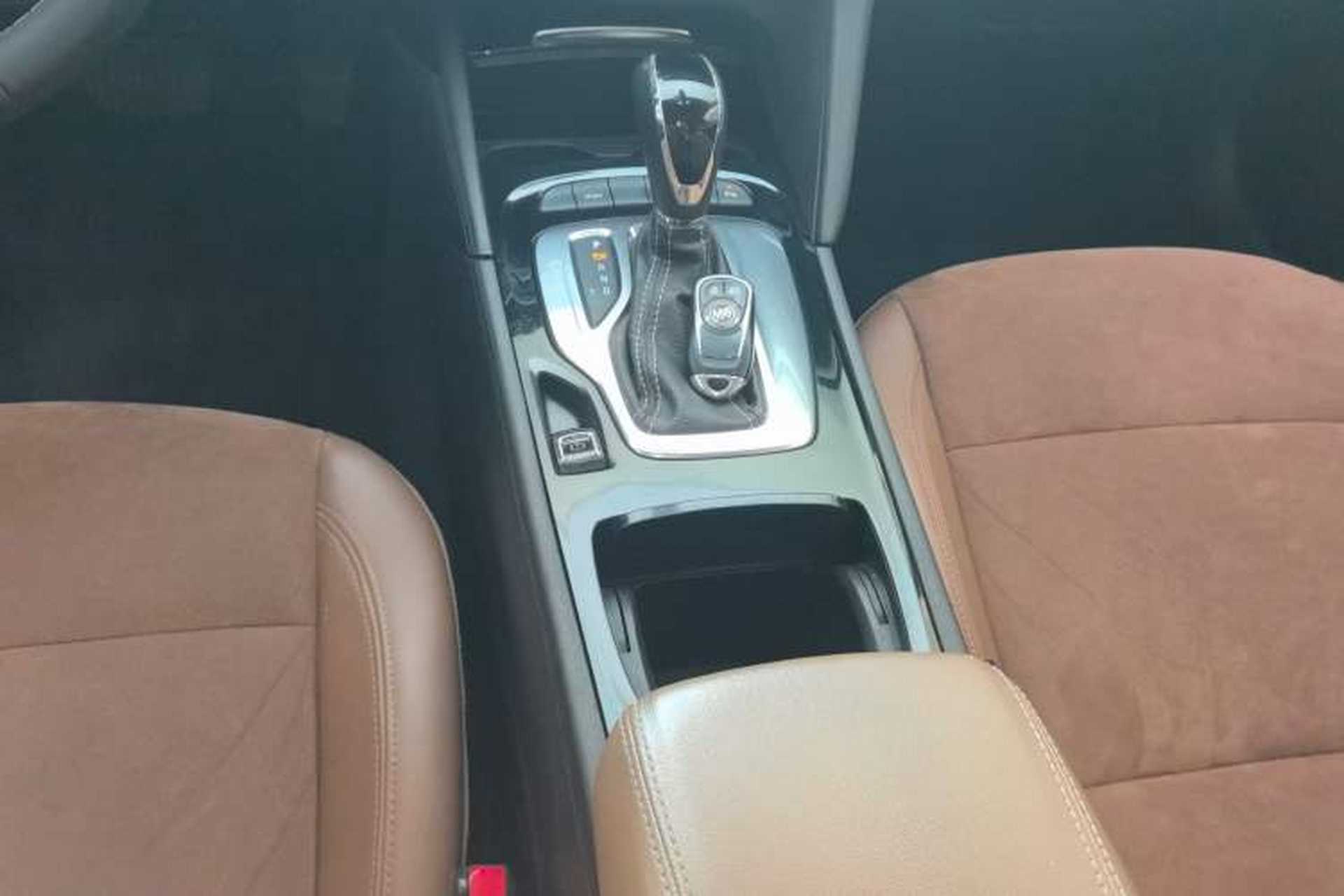 Used Buick Regal 2019 20T Elite Version China VI Standard Gear Lever