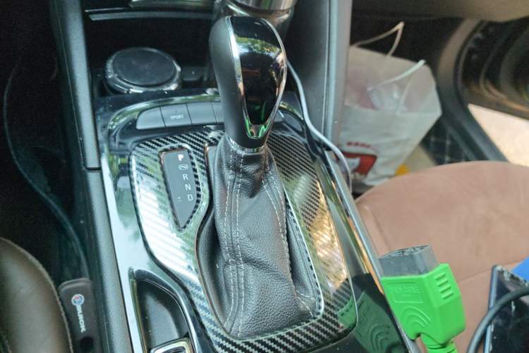 Used Buick Regal 2019 20T Elite Version China VI Standard Gear Lever
