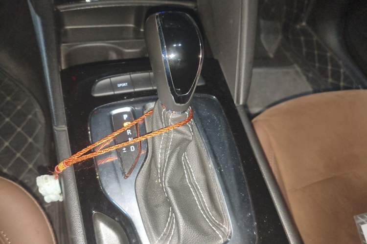 Used Buick Regal 2019 Revised 20T Luxury Version China VI Standard Gear Lever